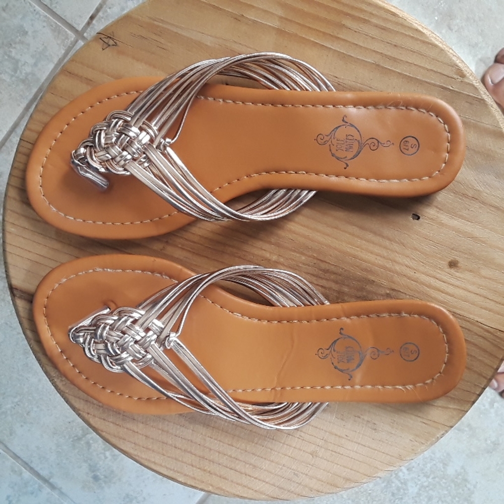 Sandals - Picture 4 of 5